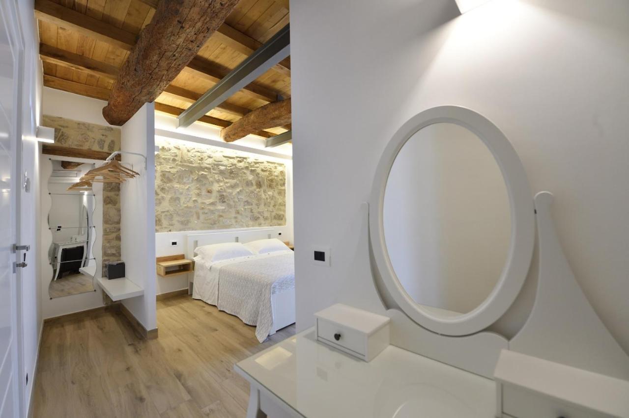 Le Benedettine Affittacamere Relais Fondi Dış mekan fotoğraf